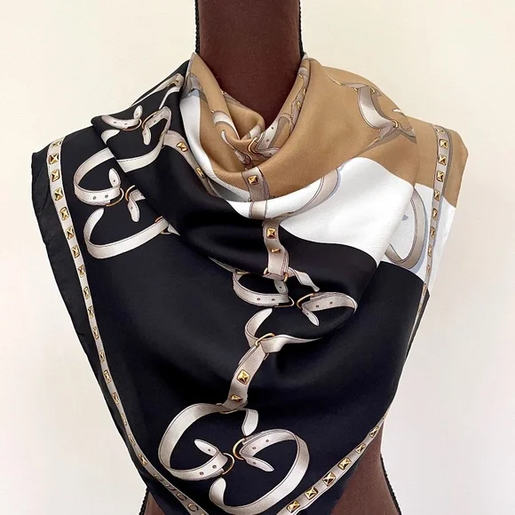 Gucci | Accessories | New Gucci Scarf Logo Gg Print  display picture 3